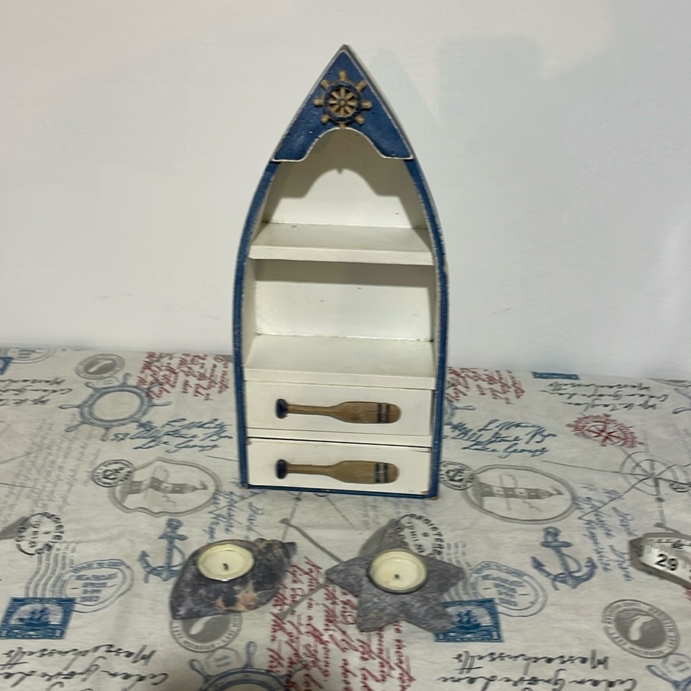 Wall hanging boat with 2 seashell candle holders